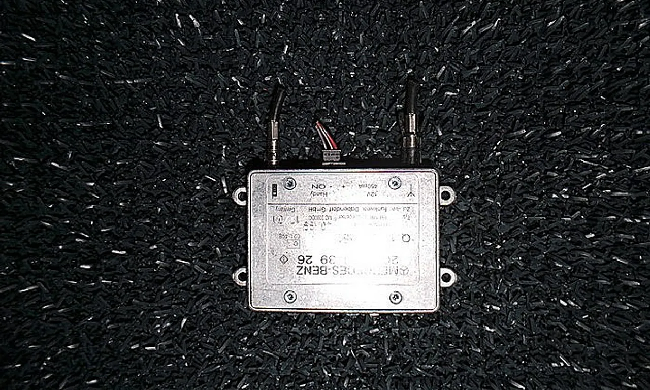 MODUL ANTENA MERCEDES C-CLASS 2000-2007