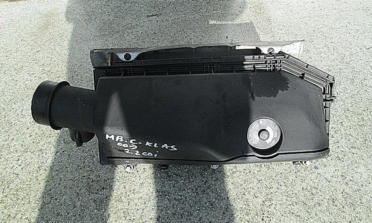 CARCASA FILTRU AER MERCEDES C-CLASS 2000-2007