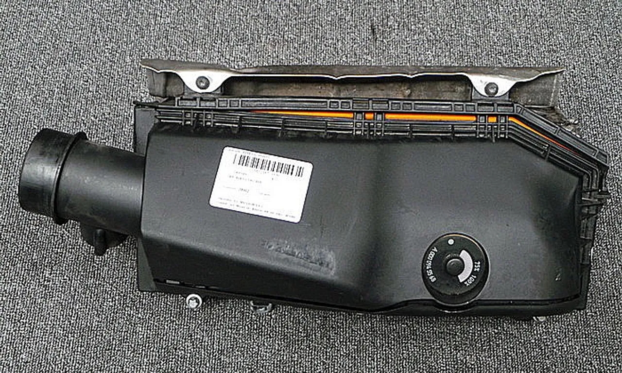 CARCASA FILTRU AER MERCEDES C-CLASS 2000-2007