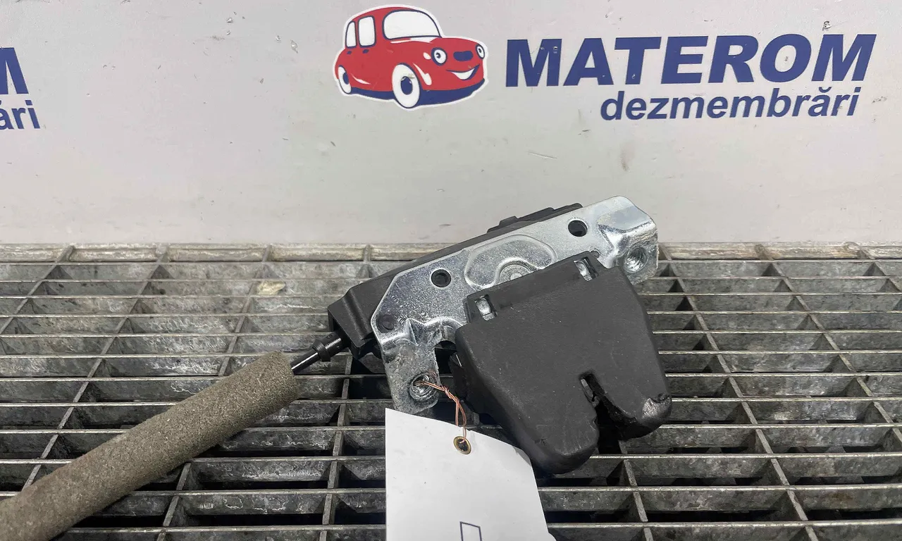 INCUIETOARE CAPOTA SPATE MERCEDES C-CLASS 2007-2015