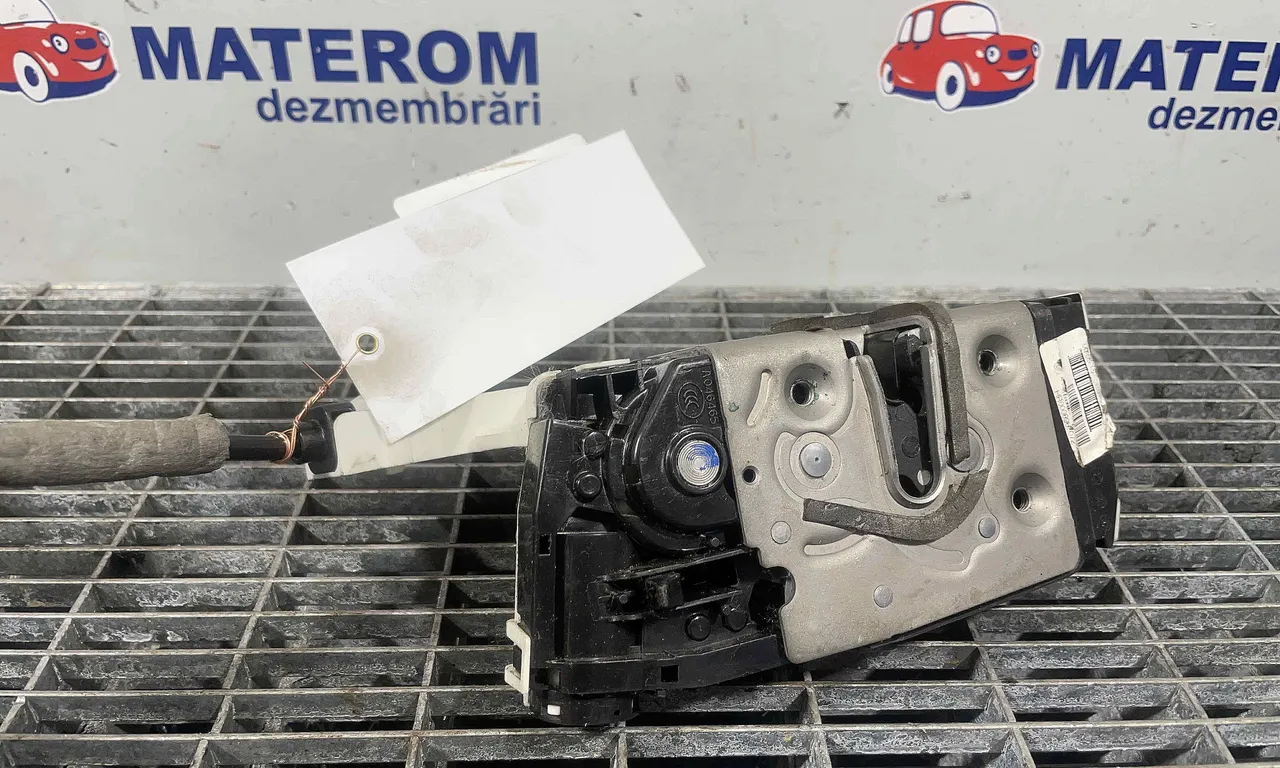 INCUIETOARE USA SPATE DREAPTA MERCEDES C-CLASS 2007-2015