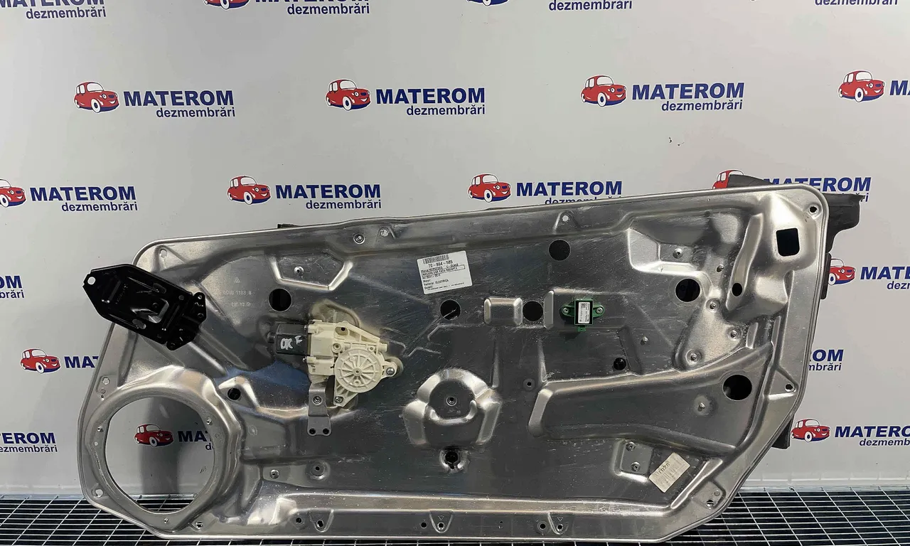 MACARA USA FATA DREAPTA MERCEDES C-CLASS 2007-2015