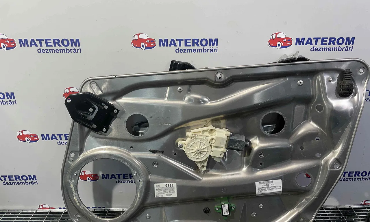 MACARA USA FATA DREAPTA MERCEDES C-CLASS 2007-2015