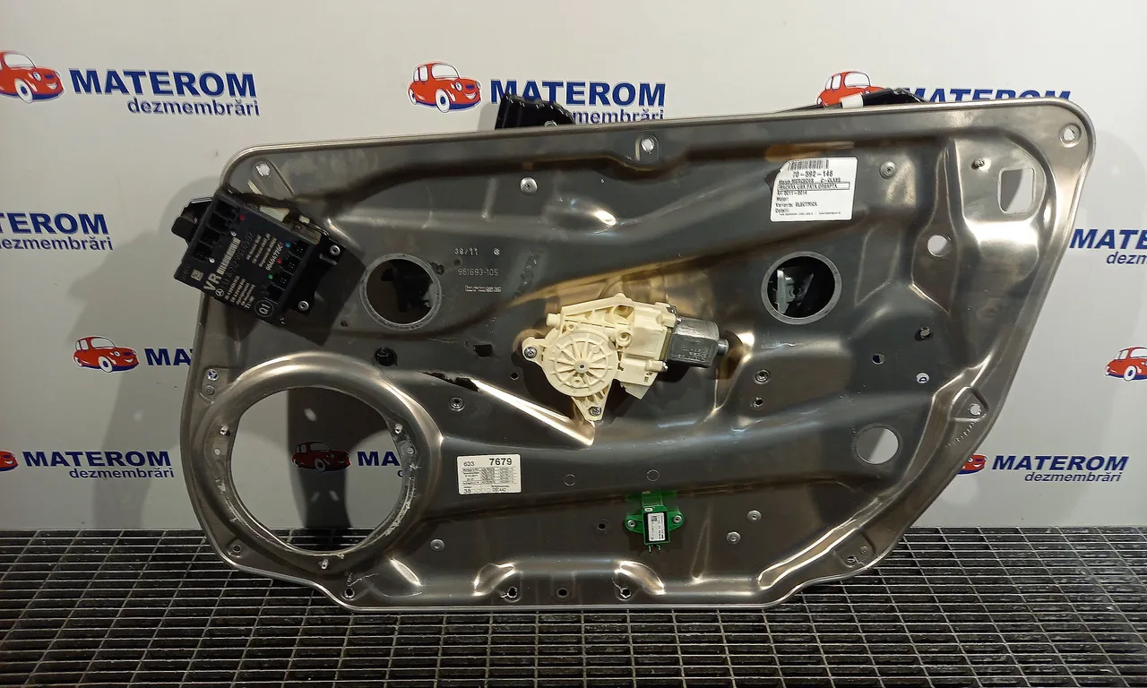 MACARA USA FATA DREAPTA MERCEDES C-CLASS 2007-2015