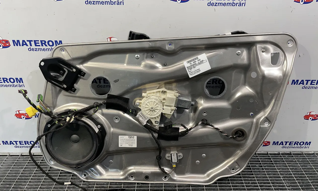 MACARA USA FATA DREAPTA MERCEDES C-CLASS 2007-2015