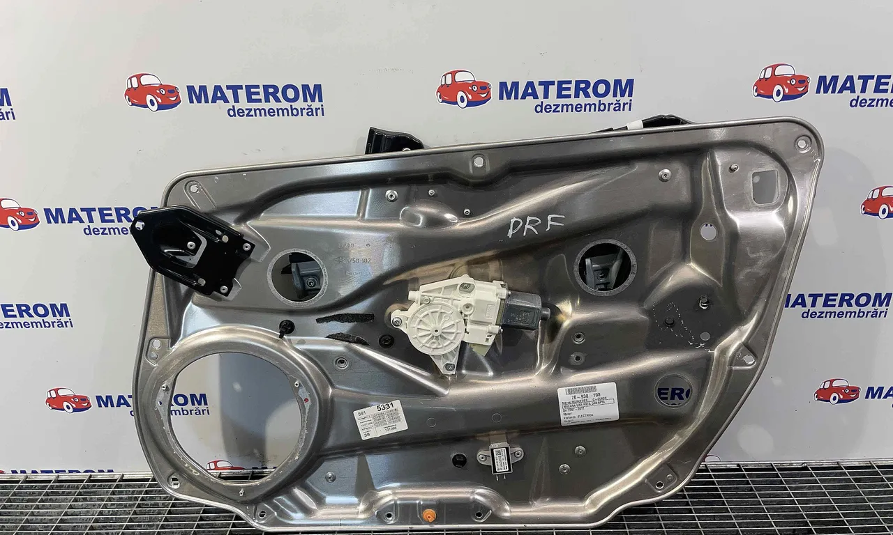 MACARA USA FATA DREAPTA MERCEDES C-CLASS 2007-2015