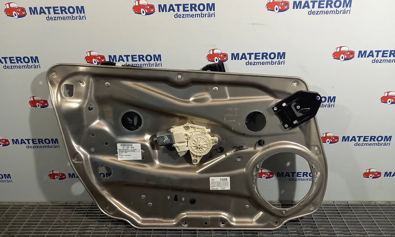 MACARA USA FATA STANGA MERCEDES C-CLASS 2007-2015