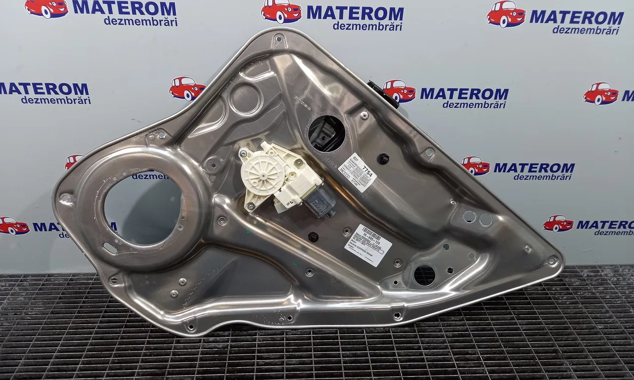 MACARA USA SPATE DREAPTA MERCEDES C-CLASS 2007-2015