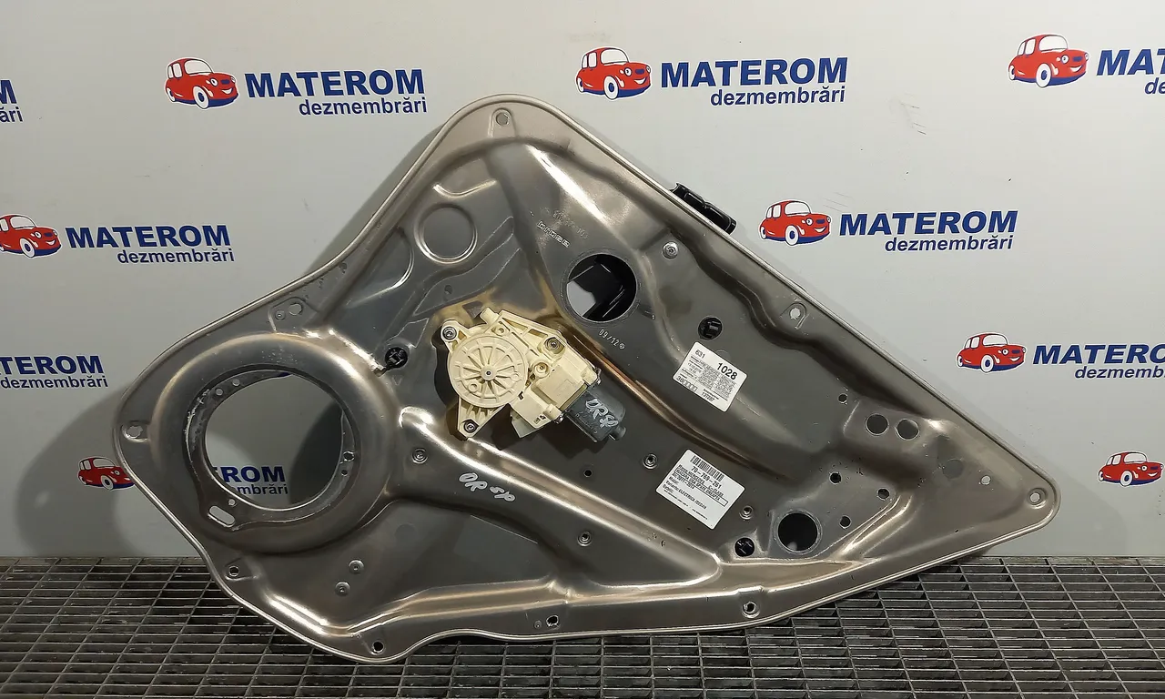 MACARA USA SPATE DREAPTA MERCEDES C-CLASS 2007-2015