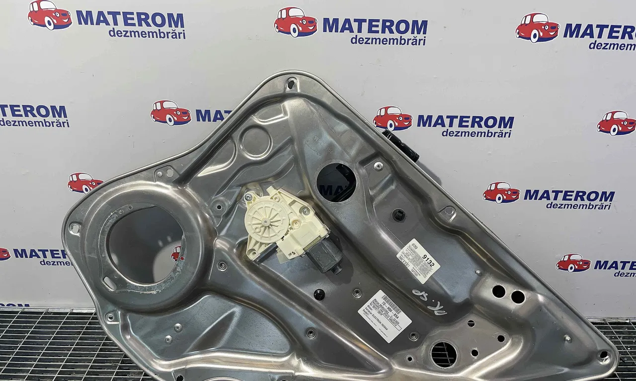 MACARA USA SPATE DREAPTA MERCEDES C-CLASS 2007-2015