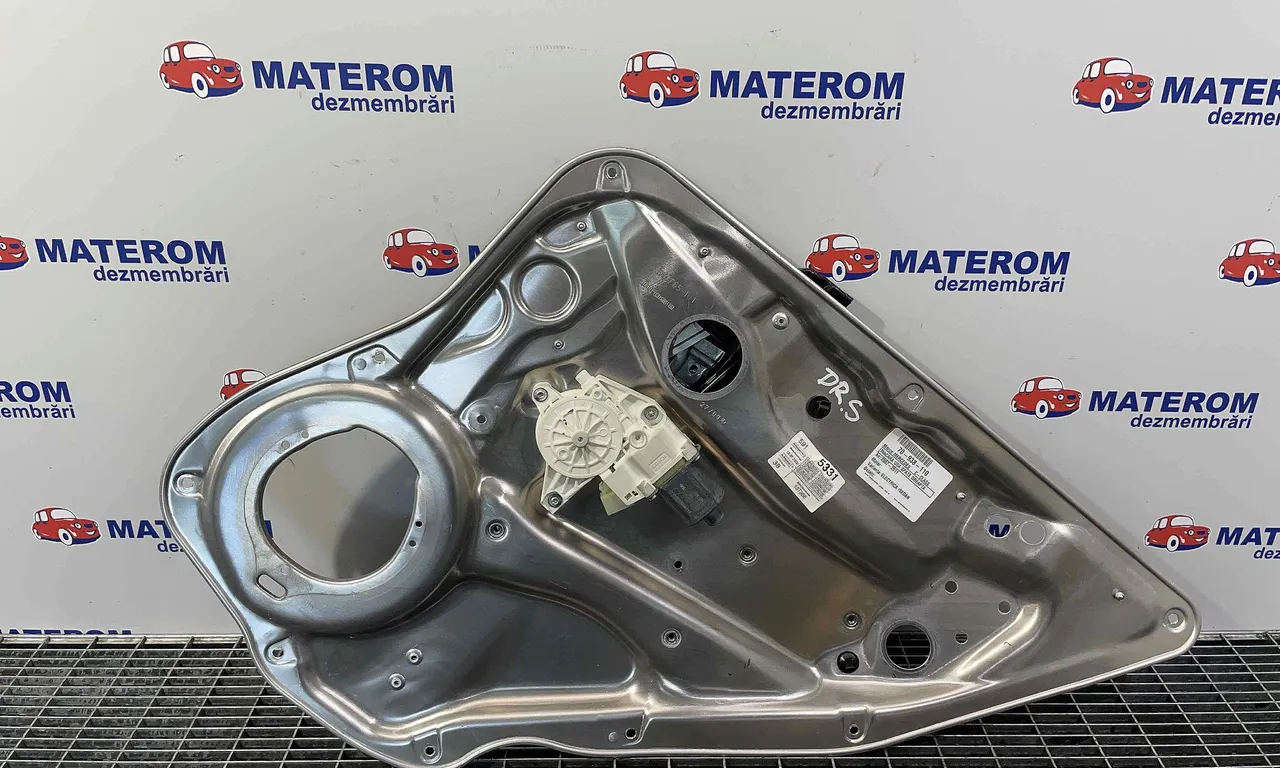 MACARA USA SPATE DREAPTA MERCEDES C-CLASS 2007-2015