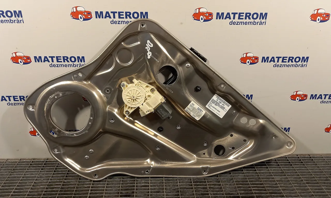 MACARA USA SPATE DREAPTA MERCEDES C-CLASS 2007-2015