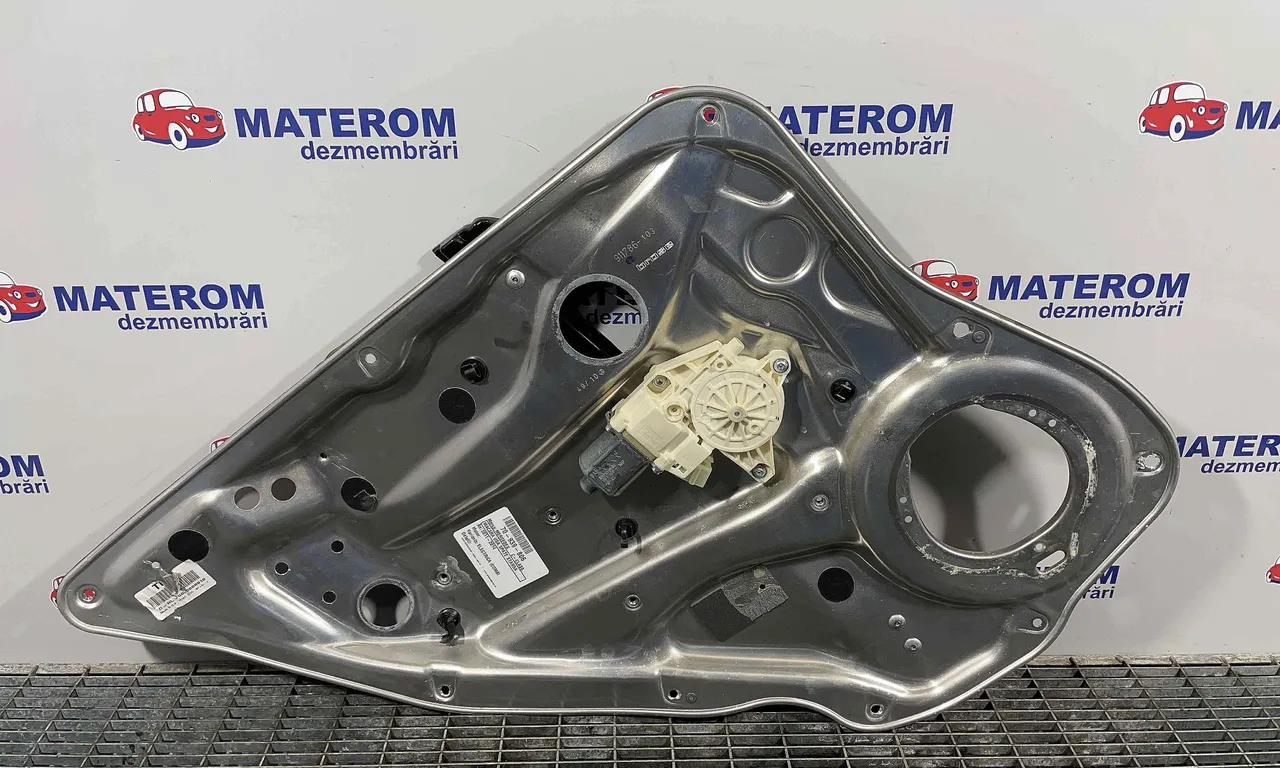 MACARA USA SPATE STANGA MERCEDES C-CLASS 2007-2015