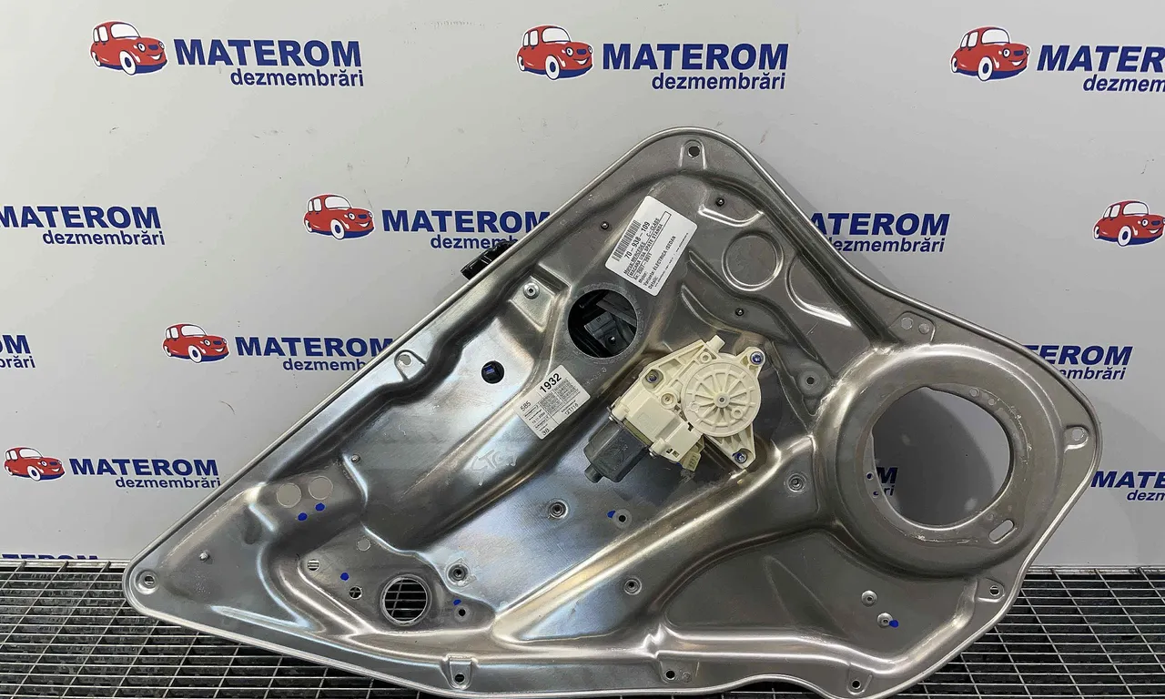 MACARA USA SPATE STANGA MERCEDES C-CLASS 2007-2015