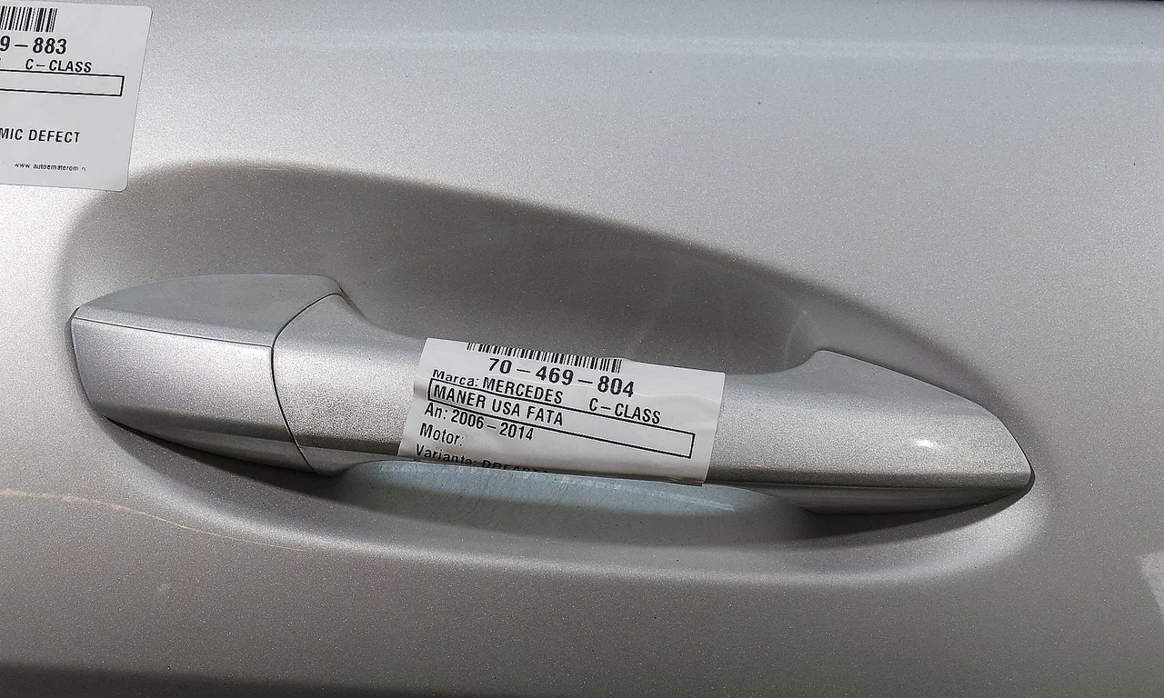 MANER USA FATA DREAPTA MERCEDES C-CLASS 2007-2015