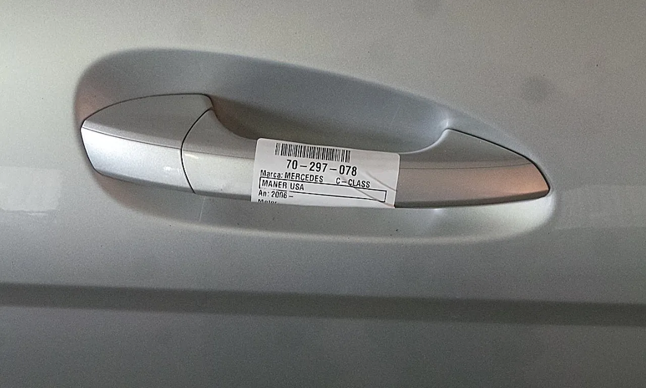 MANER USA SPATE DREAPTA MERCEDES C-CLASS 2007-2015