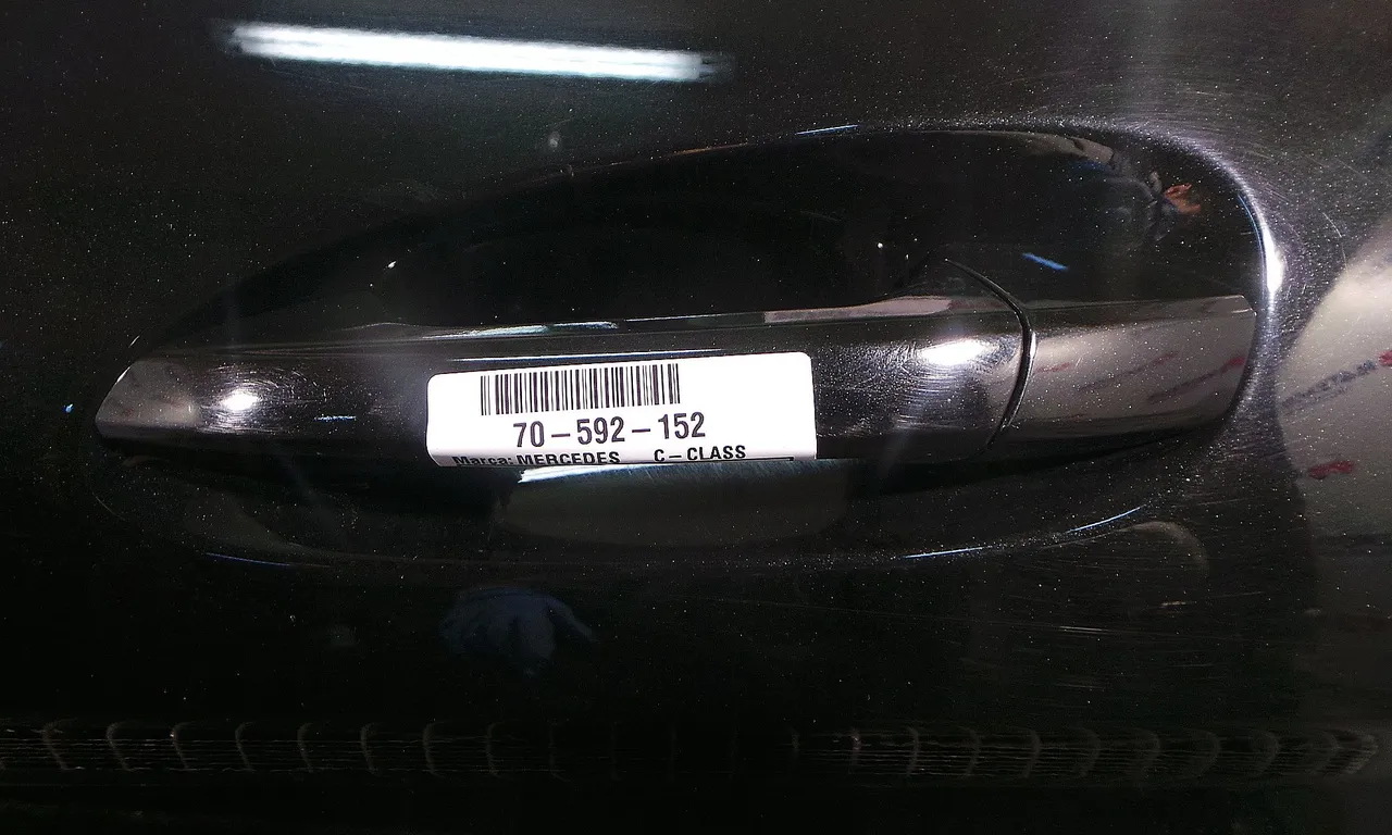 MANER USA SPATE STANGA MERCEDES C-CLASS 2007-2015