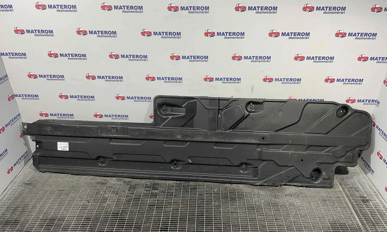 SCUT SUB MASINA MERCEDES C-CLASS 2007-2015