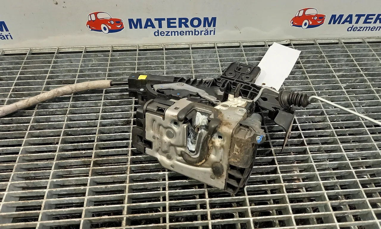 INCUIETOARE USA FATA DREAPTA MERCEDES C-CLASS 2013-2023