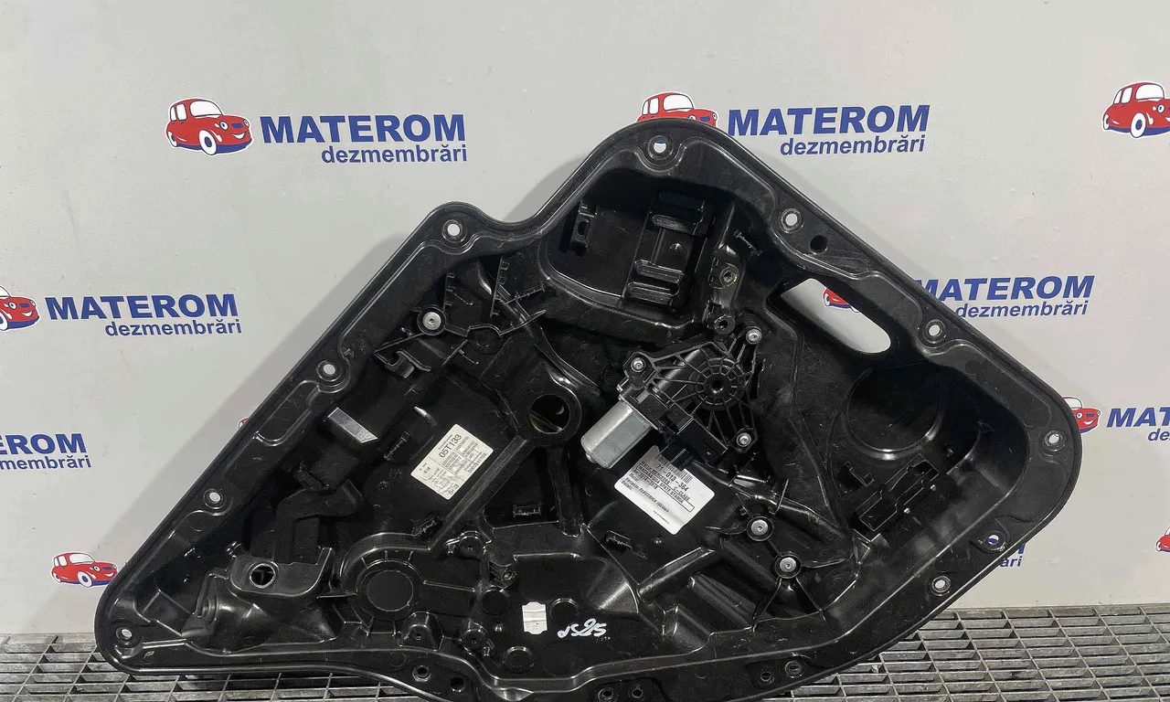 MACARA USA SPATE STANGA MERCEDES C-CLASS 2013-2023