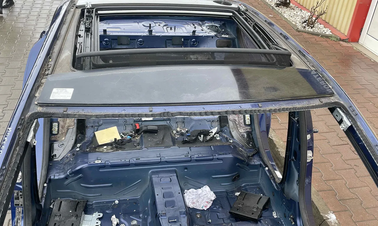 PAVILION MERCEDES C-CLASS 2013-2023
