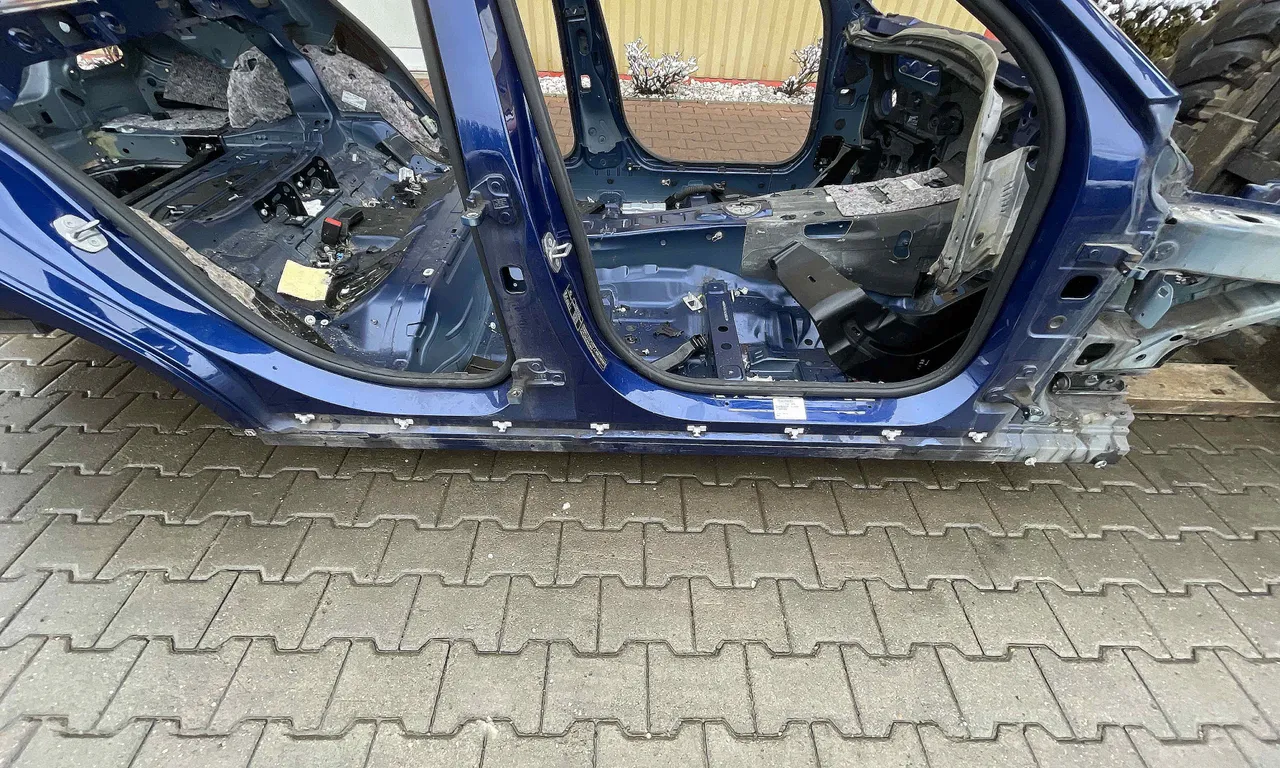 PRAG DREAPTA MERCEDES C-CLASS 2013-2023