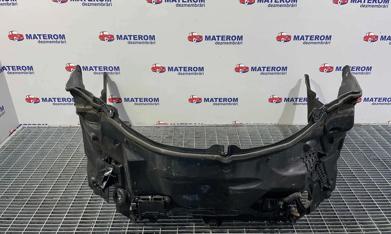 SCUT LATERAL MERCEDES C-CLASS 2013-2023