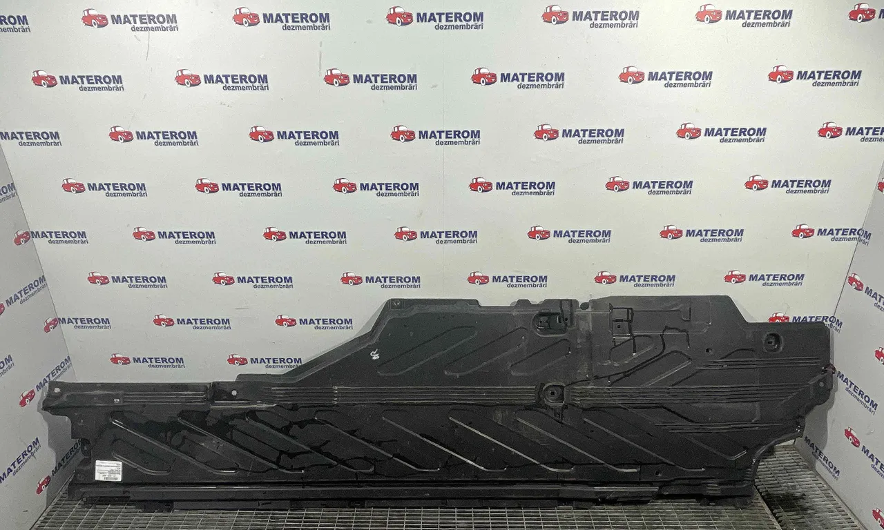 SCUT SUB MASINA MERCEDES C-CLASS 2013-2023