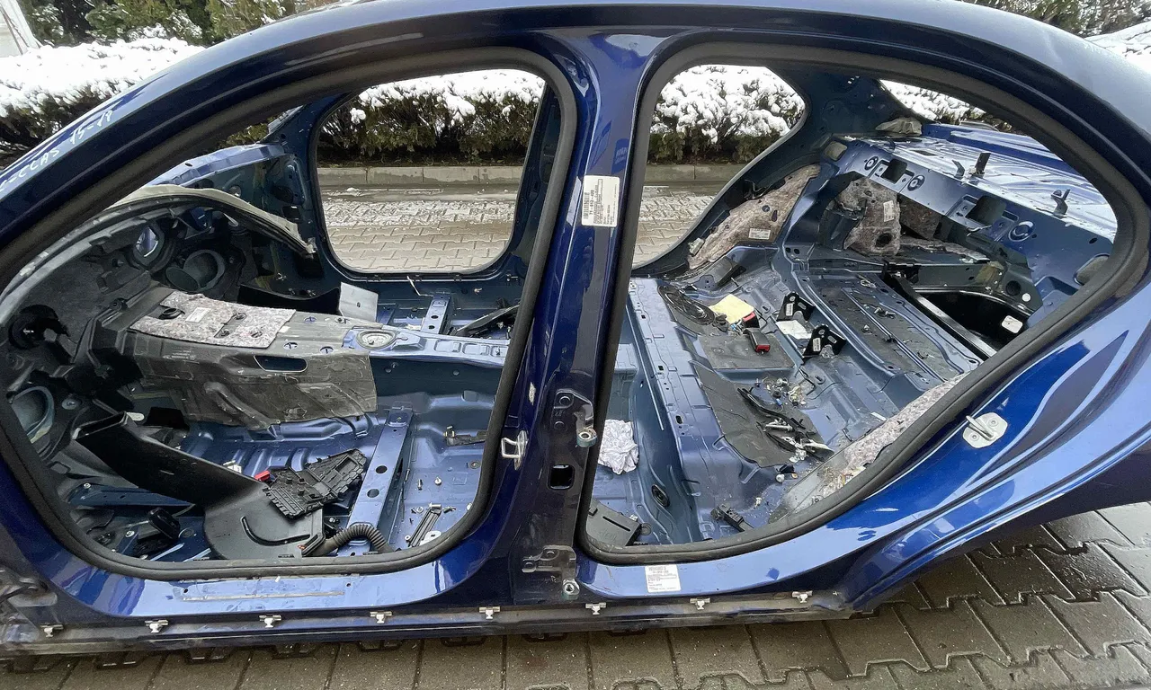 STALP MIJLOC STANGA MERCEDES C-CLASS 2013-2023