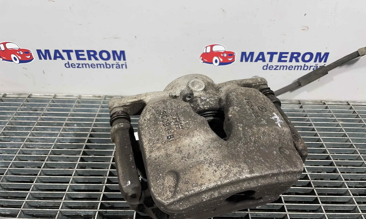 ETRIER FATA DREAPTA MERCEDES C-CLASS 2013-2023