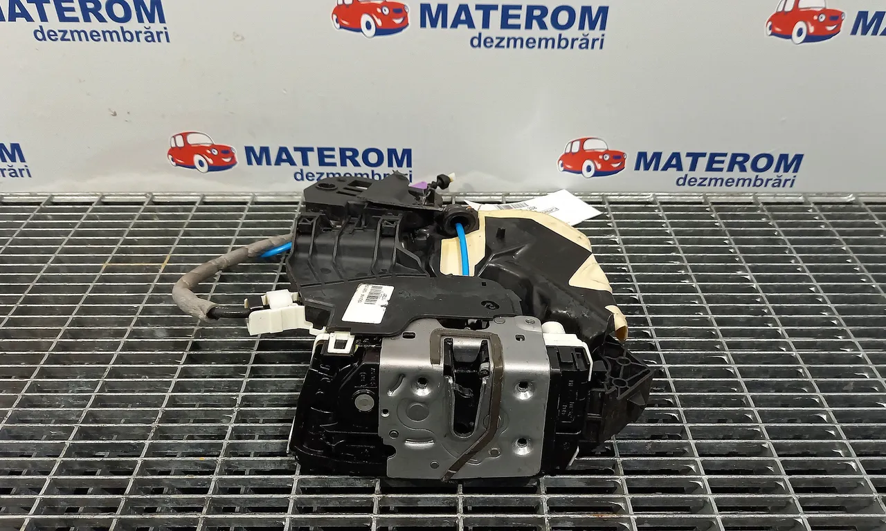 INCUIETOARE USA SPATE DREAPTA MERCEDES CLA 2013-2019