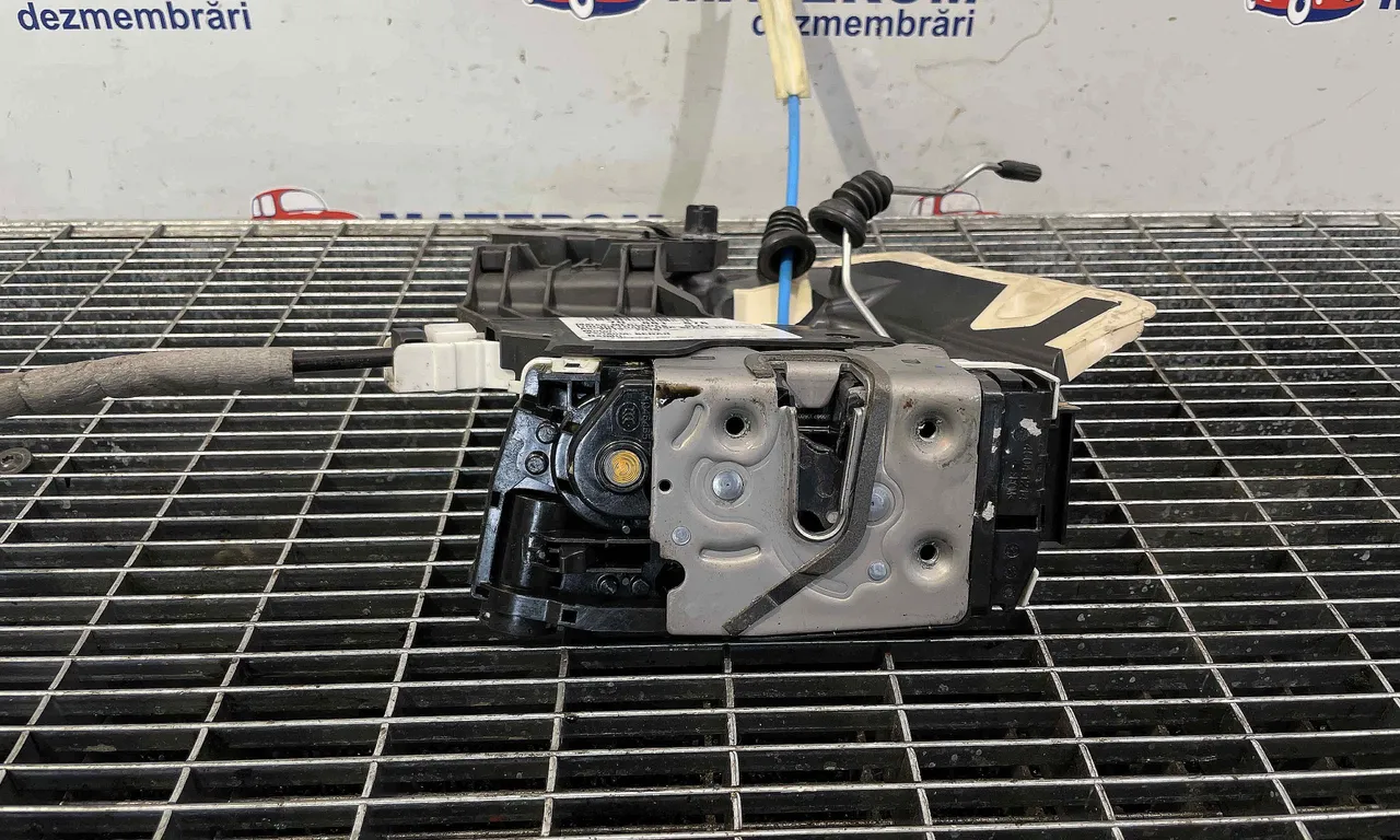INCUIETOARE USA SPATE DREAPTA MERCEDES CLA 2013-2019
