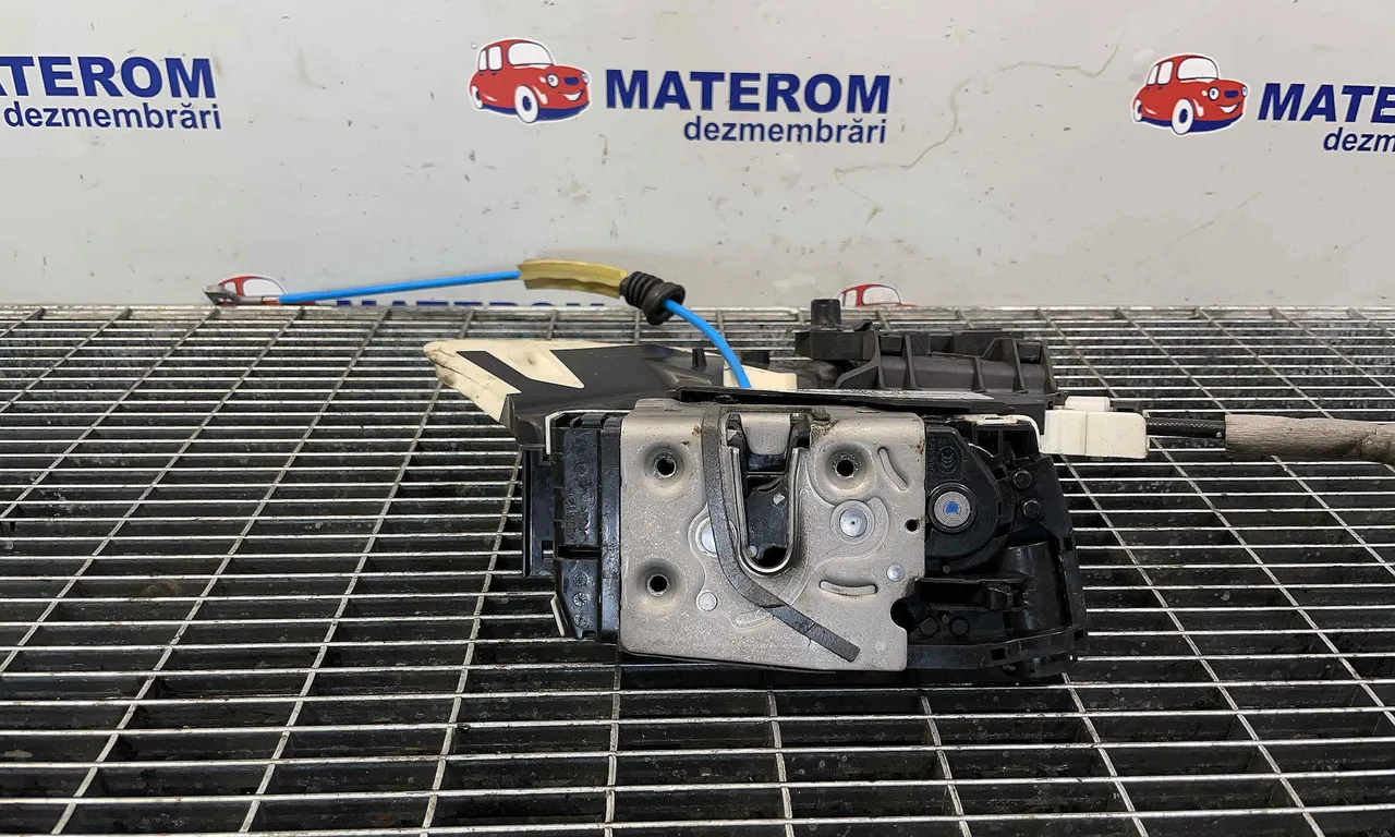 INCUIETOARE USA SPATE STANGA MERCEDES CLA 2013-2019