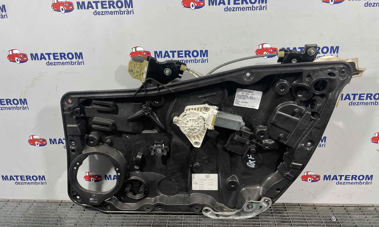 MACARA USA FATA DREAPTA MERCEDES CLA 2013-2019