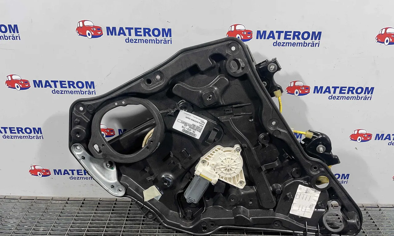 MACARA USA SPATE DREAPTA MERCEDES CLA 2013-2019