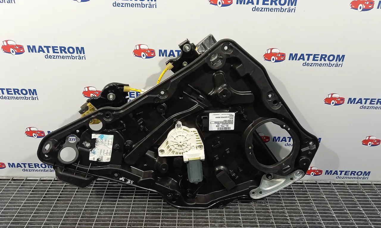 MACARA USA SPATE STANGA MERCEDES CLA 2013-2019