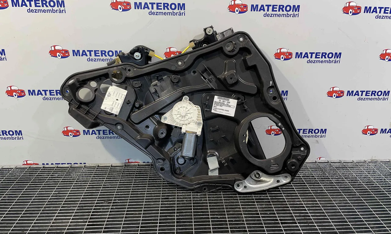 MACARA USA SPATE STANGA MERCEDES CLA 2013-2019