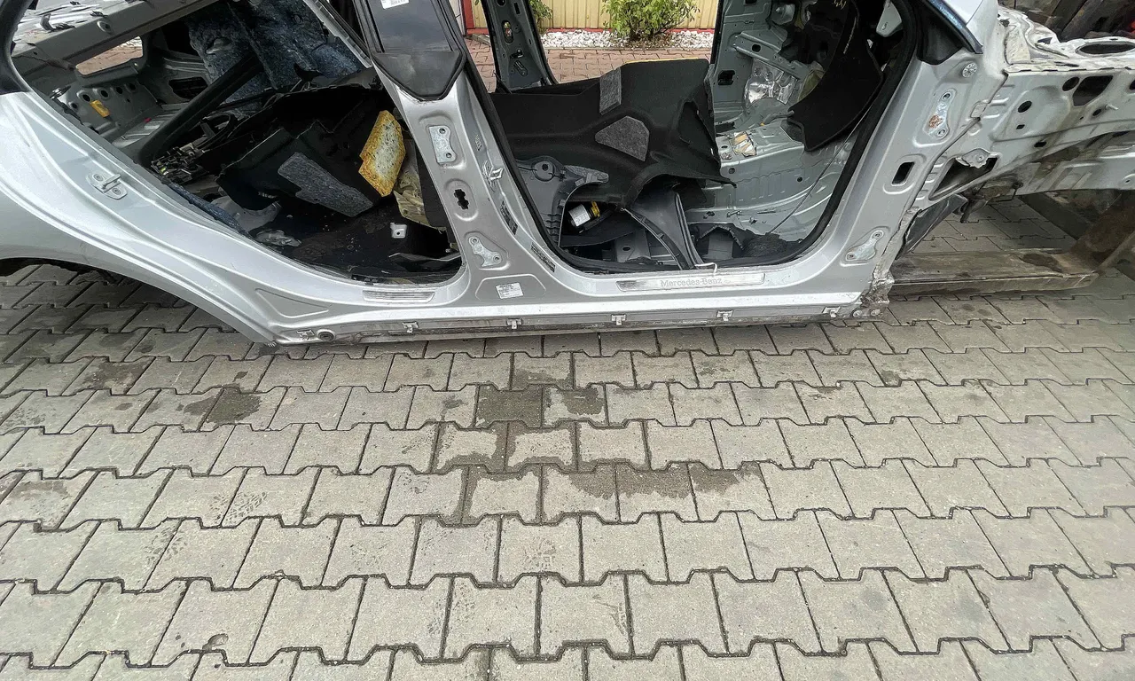 PRAG DREAPTA MERCEDES CLA 2013-2019