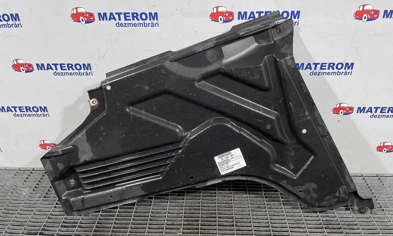 SCUT SUB MASINA MERCEDES CLA 2013-2019