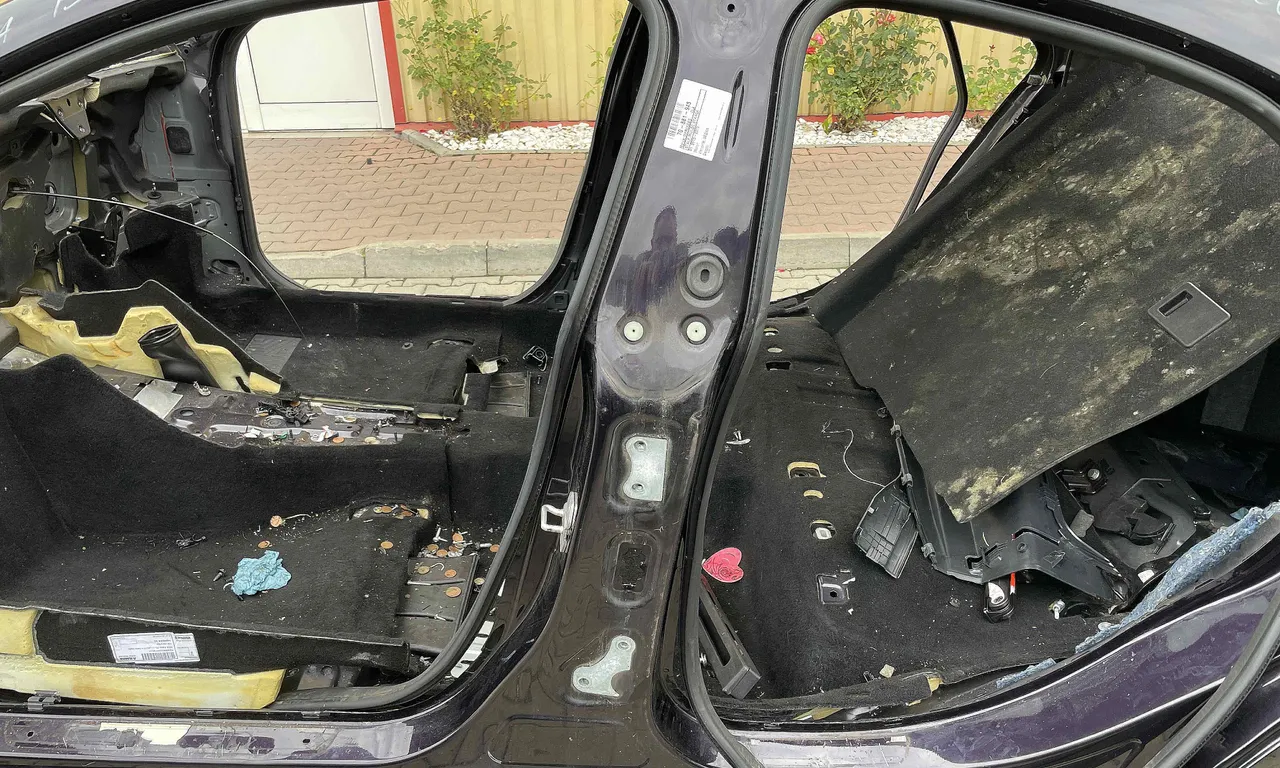 STALP MIJLOC STANGA MERCEDES CLA 2013-2019