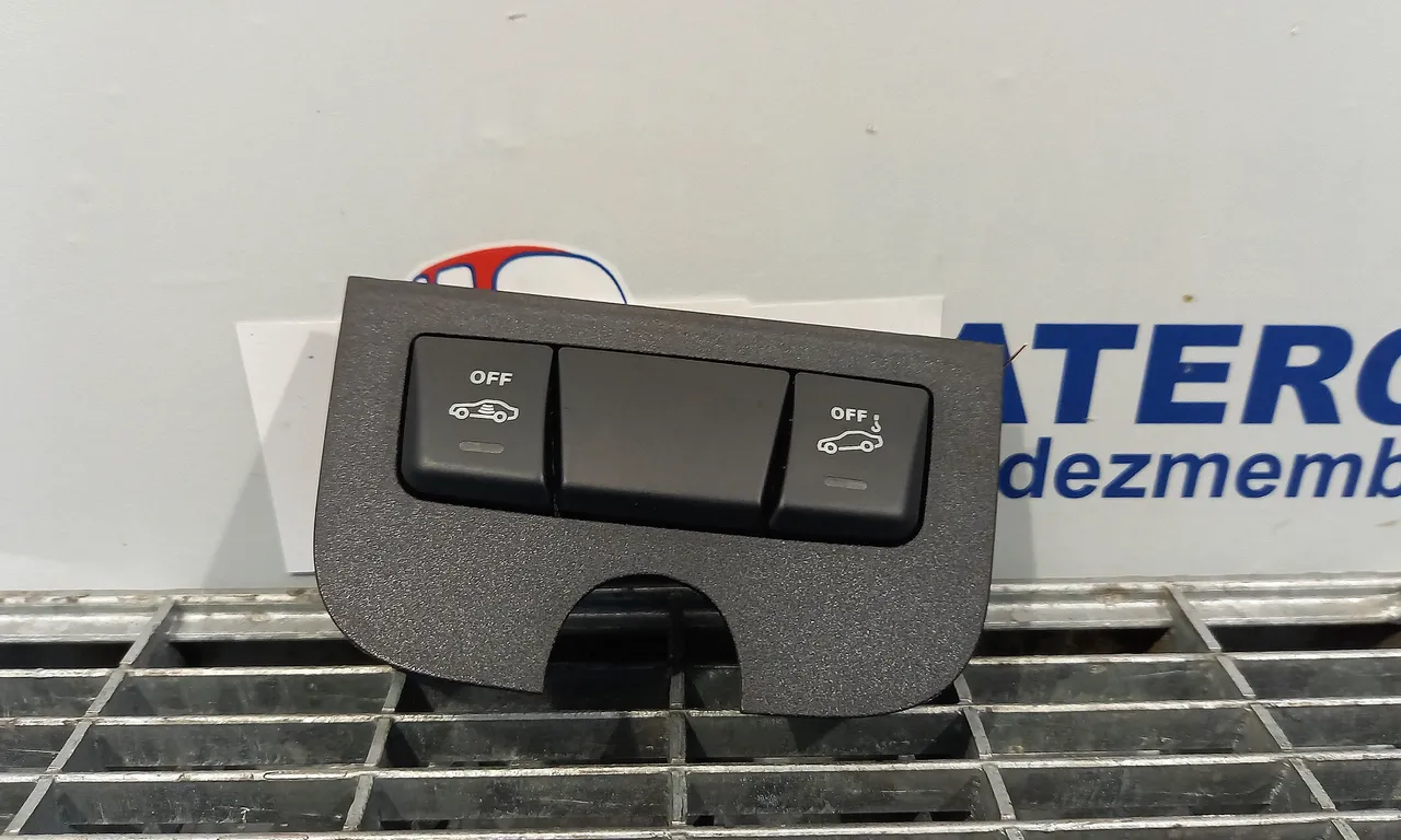 INTRERUPATOR ALARMA MERCEDES CLA 2013-2019