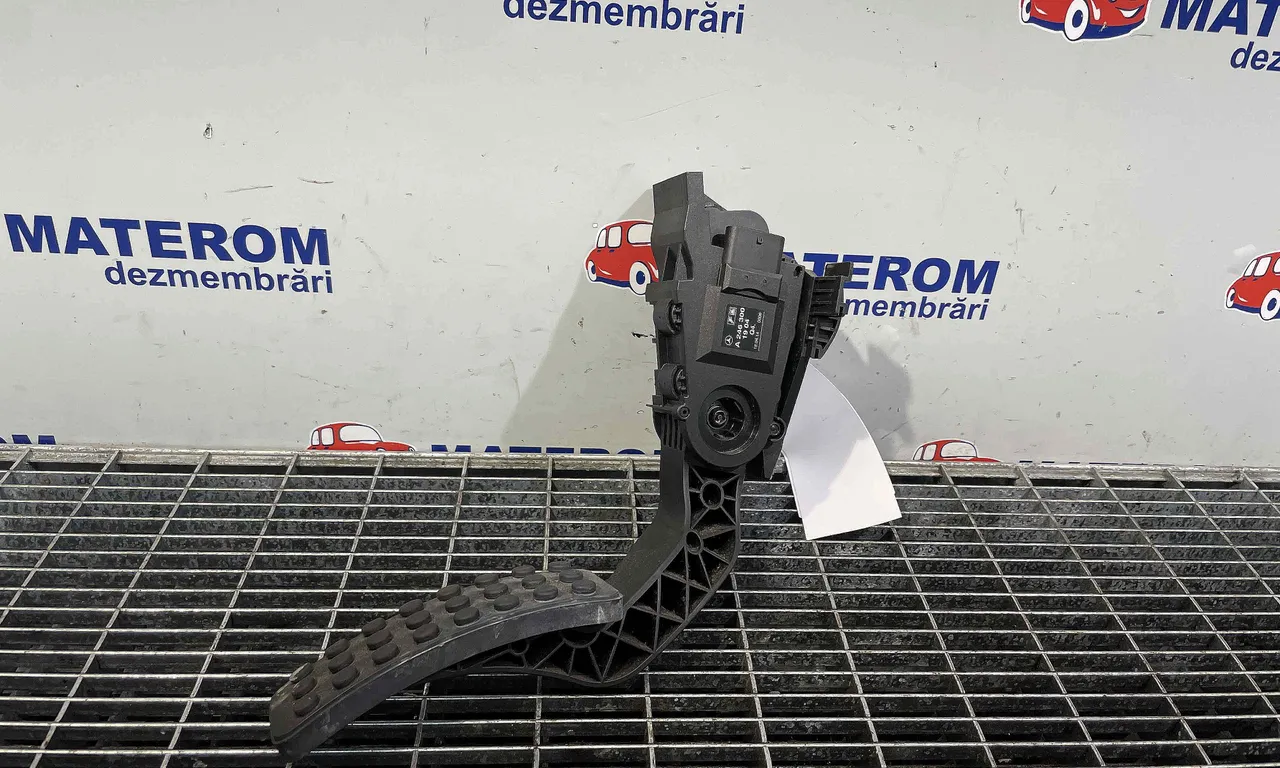 PEDALA ACCELERATIE MERCEDES CLA 2013-2019