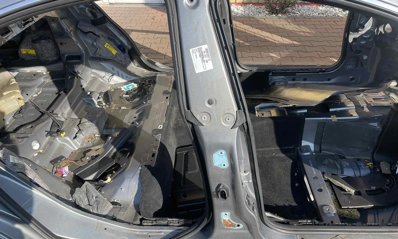 STALP MIJLOC DREAPTA MERCEDES CLS 2011-2017
