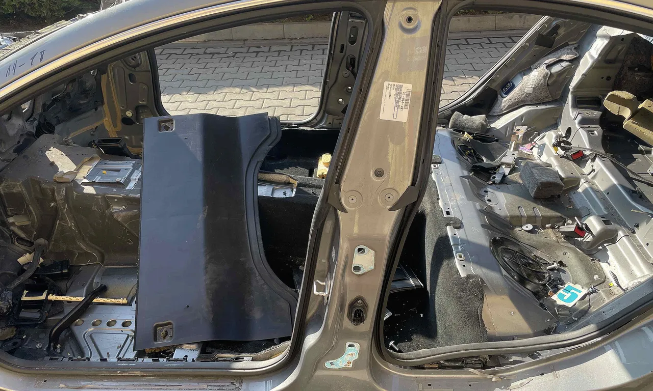 STALP MIJLOC STANGA MERCEDES CLS 2011-2017