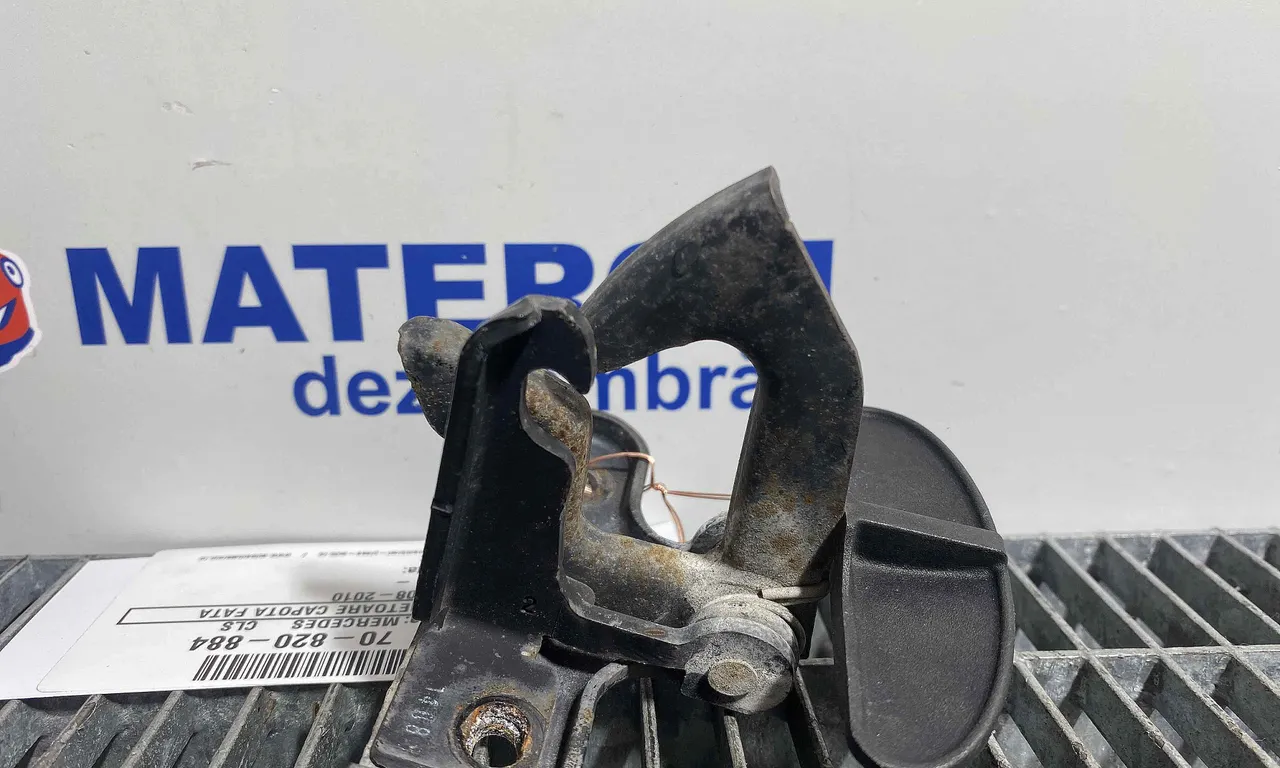 INCUIETOARE CAPOTA FATA MERCEDES CLS 2004-2011
