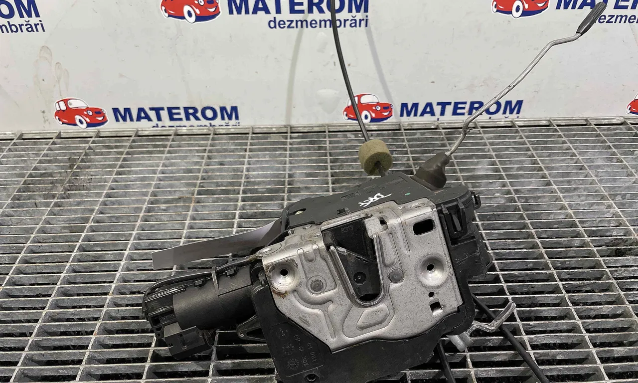 INCUIETOARE USA FATA DREAPTA MERCEDES CLS 2004-2011