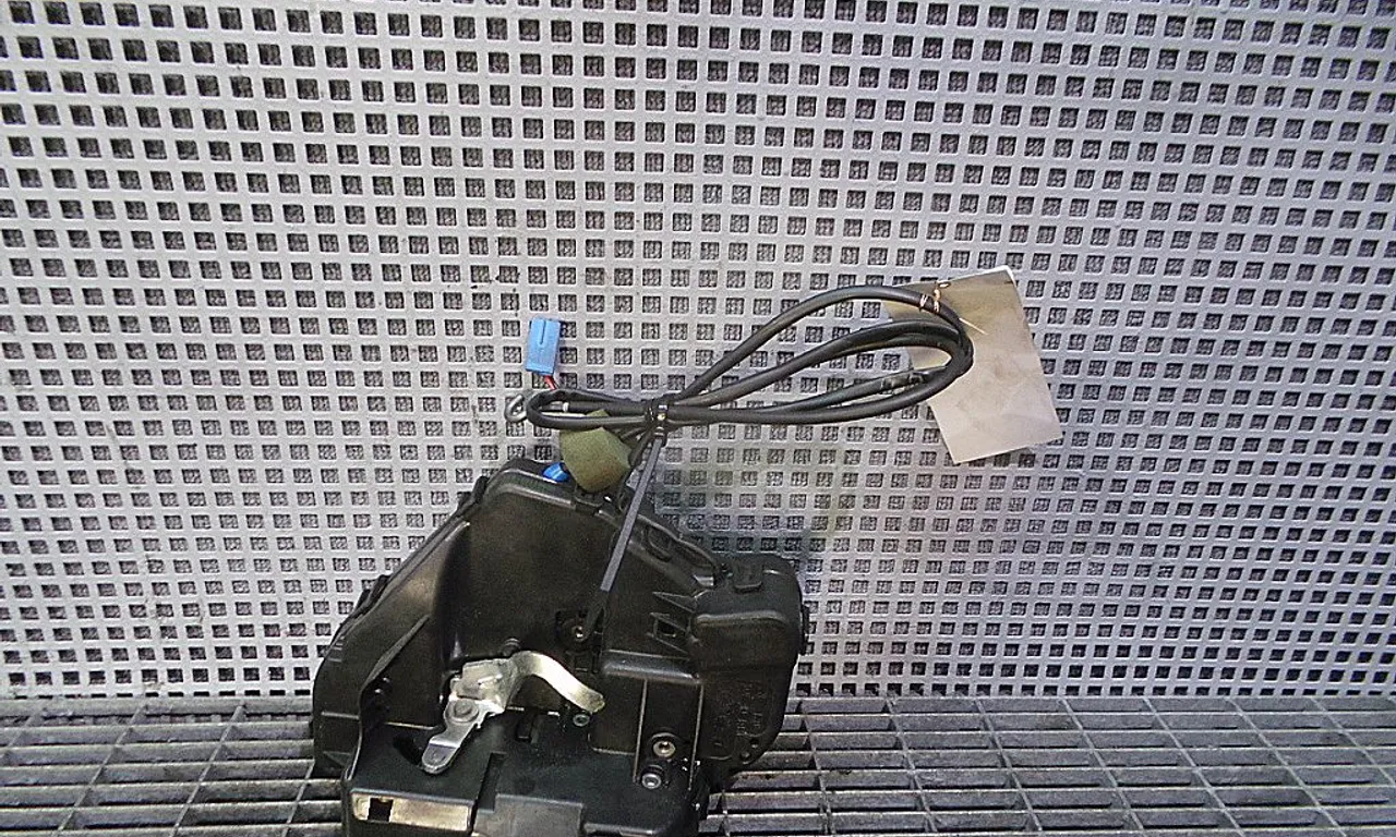 INCUIETOARE USA SPATE DREAPTA MERCEDES CLS 2004-2011