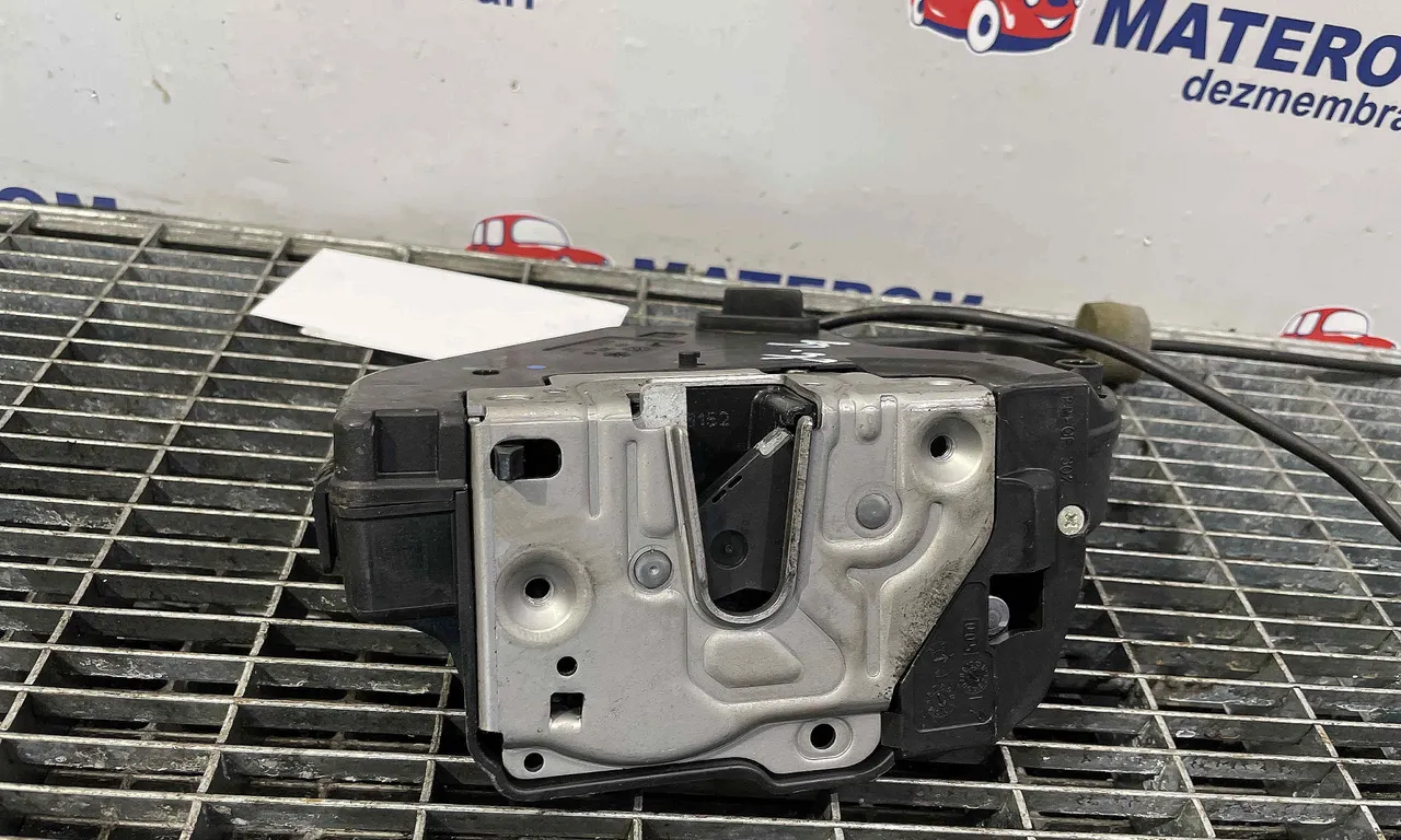 INCUIETOARE USA SPATE STANGA MERCEDES CLS 2004-2011