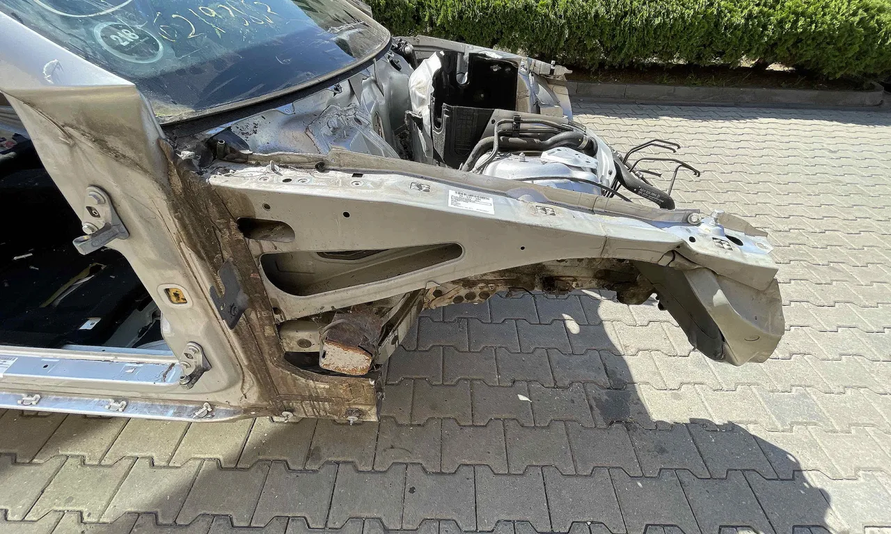 LONJERON DREAPTA MERCEDES CLS 2004-2011