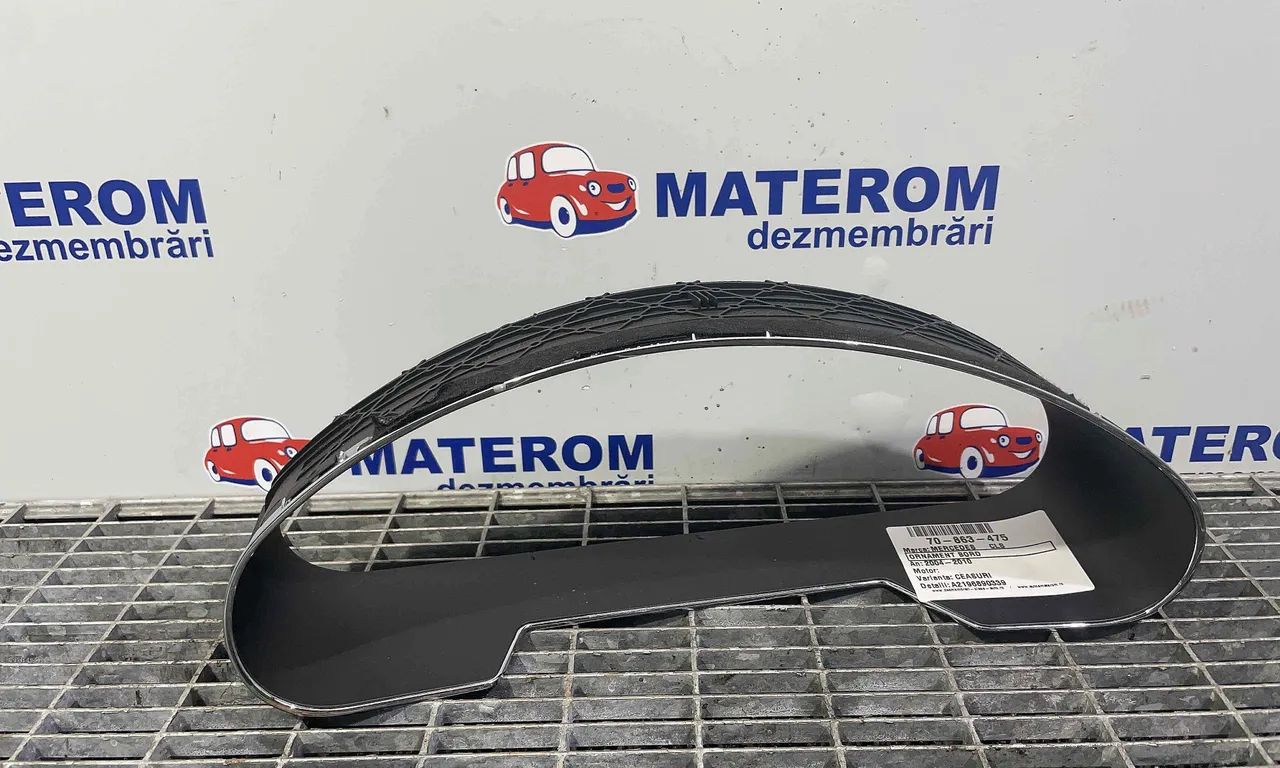 ORNAMENT BORD MERCEDES CLS 2004-2011